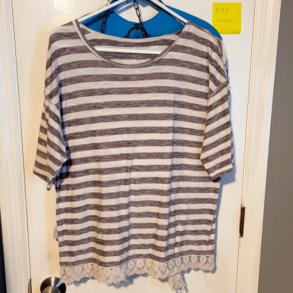 Stripped Short Sleeved Top